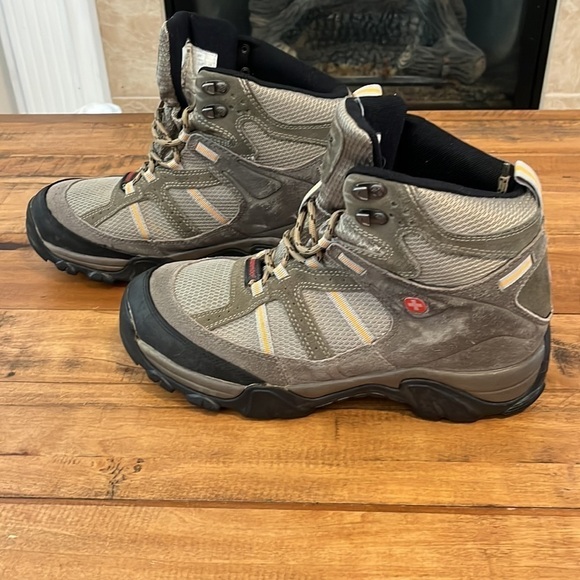 WENGER Swiss Army hiking boots main image 5